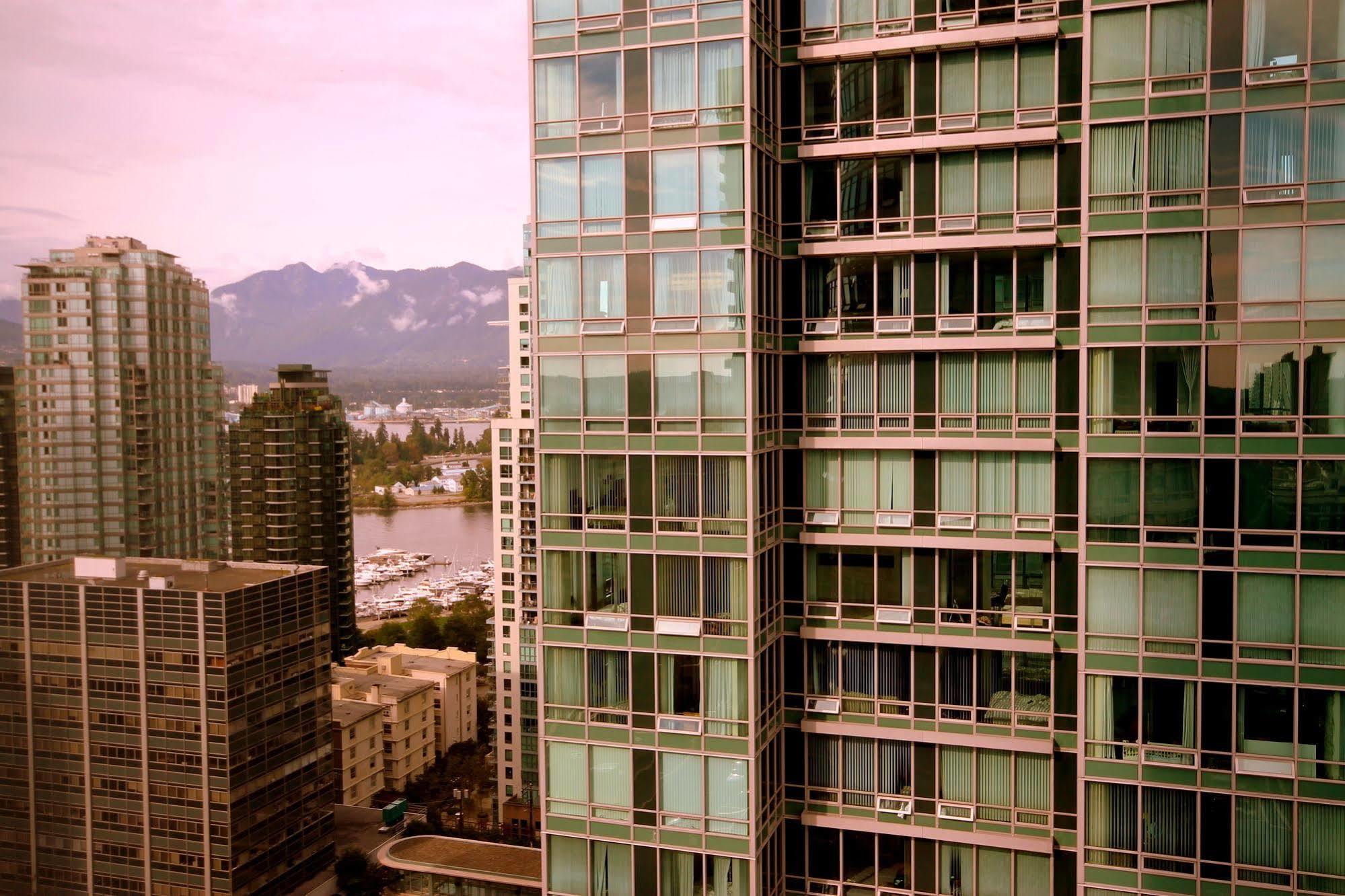 Dunowen Properties Vancouver Exterior photo